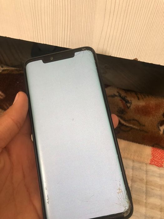 Всем салам, обменяю Huawei mate 20 pro