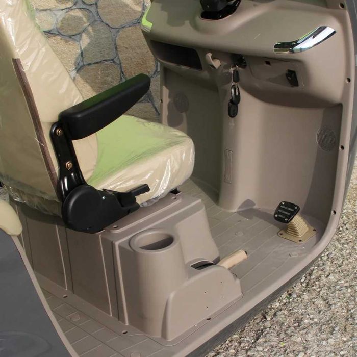 Триместна електрическа триколка LUXURY BUS 2000W/60V/25Ah - GRAY