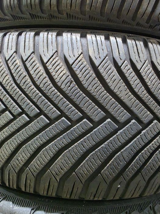 4 бр зимни 225/50/17 Michelin