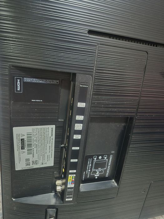 Продам смарт телевизор