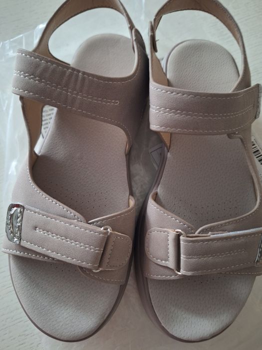 Продам женскую летнюю обувь