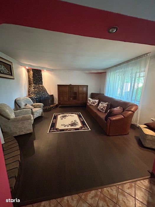 De vanzare casa la 5 min de Roman, 3 camere,teren de 817mp,Pret 99000e