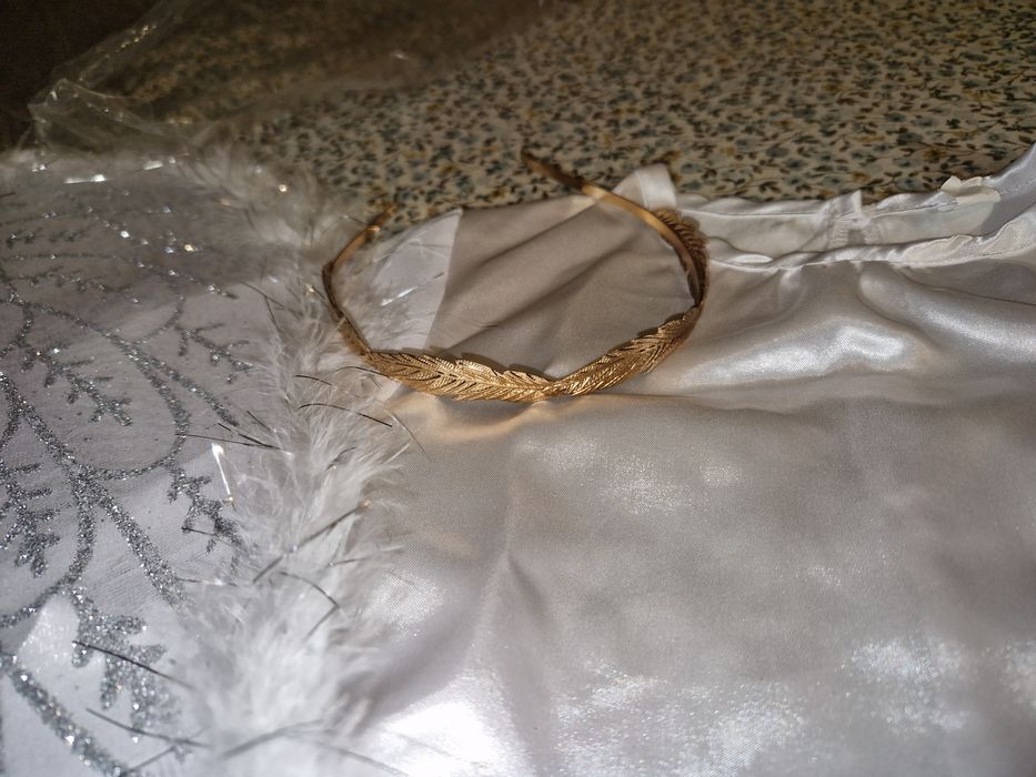 Ангелски комплект с красива тиара за момиче 3-4 години