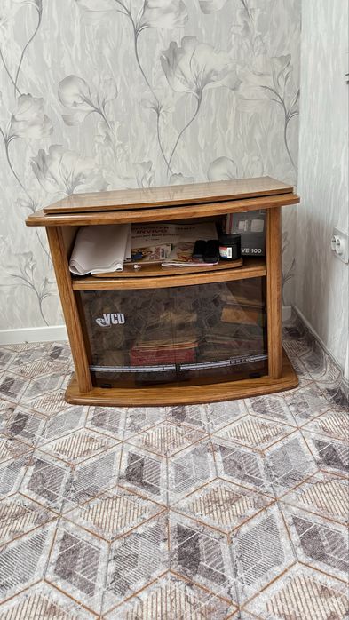 Тумбочка под телевизор.