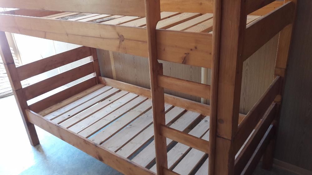 vand pat de lemn supraetajat