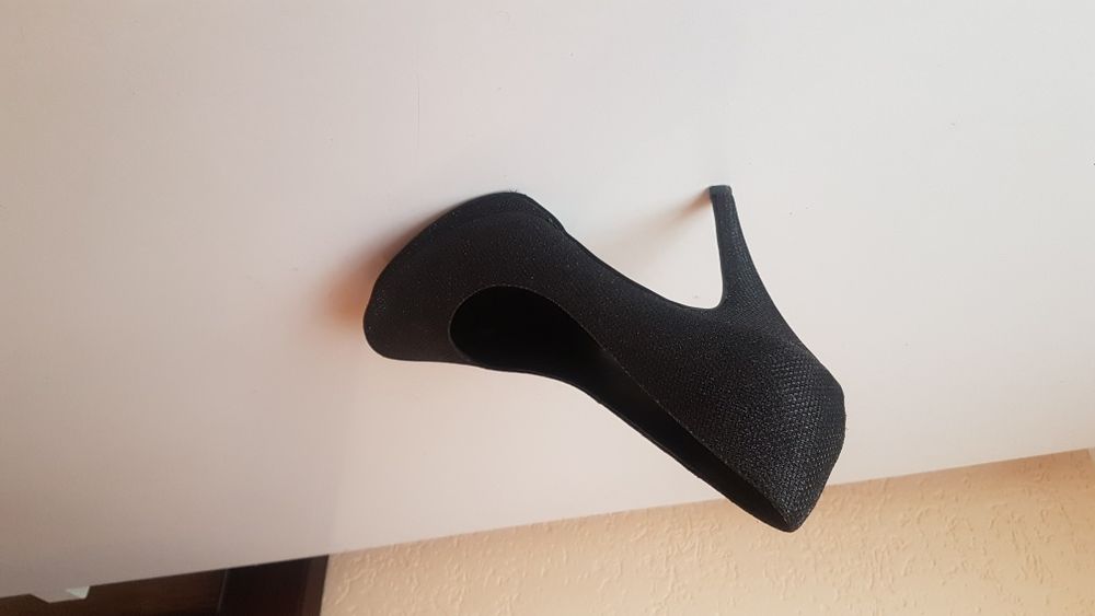 Pantofi negri cu inserții de lamé, marimea 40