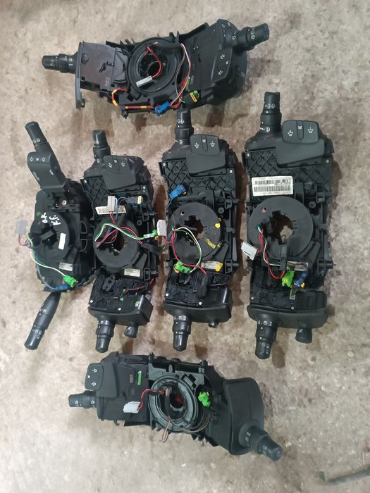 Bloc lumini Clio3 Megane2 Scenic2 Megane3 Fluence Laguna2 Koleos maneta lumini Renault maneta stergatoare Renault Clio3 Scenic2 Megane3 Fluence Koleos
