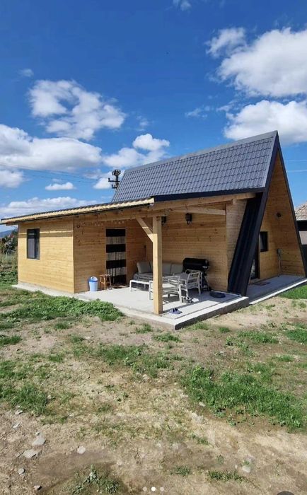 Case din Lemn, Casa Modulara, Garaje Auto si Containere stil birou din structura metalica si panou sandwich termoizolant
