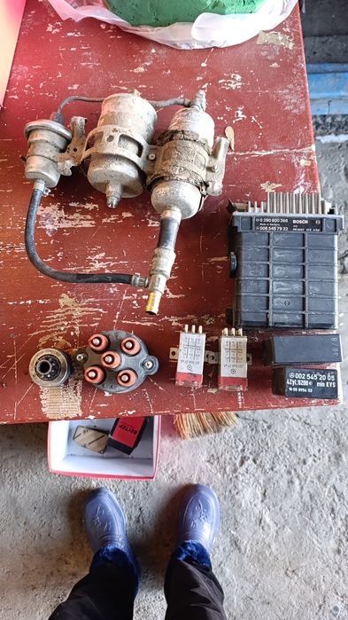 Запчасти на 124 Мерседес в оригинале