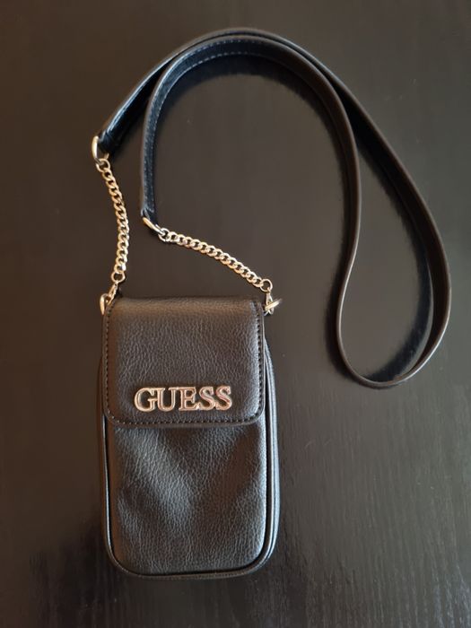 Чантичка за телефон Guess