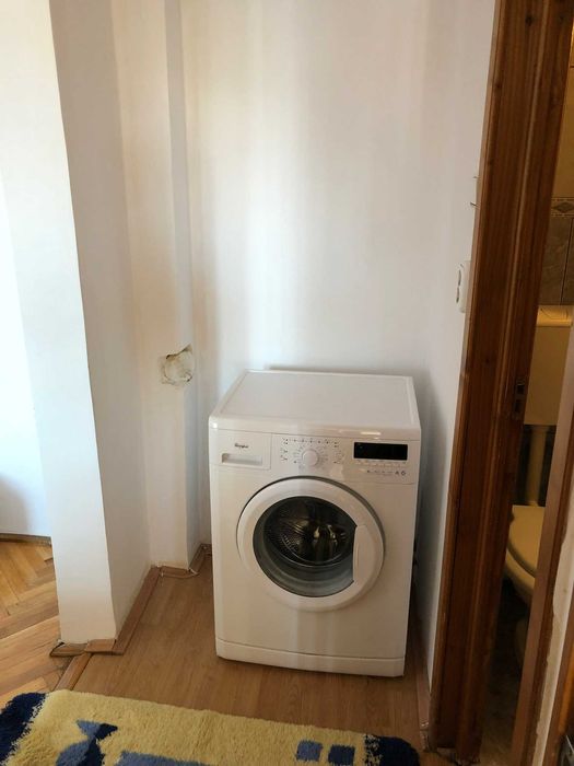 Inchiriez Apartament 3 camere,zona Parcul Colina-loc de parcare inclus