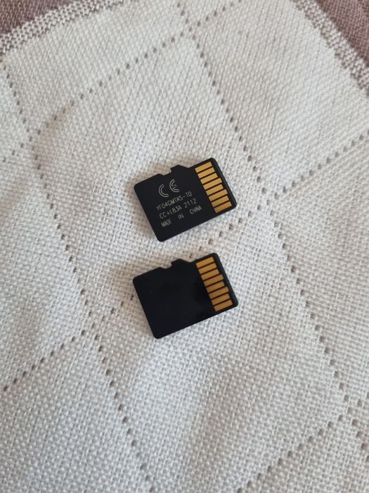Карта памяти microSD на 4 и 32 Gb