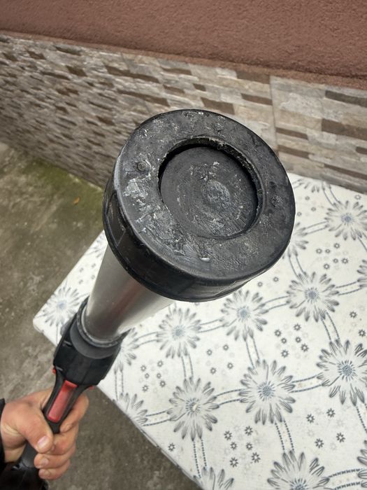 Акумулаторен пистолет за силикон WURTH