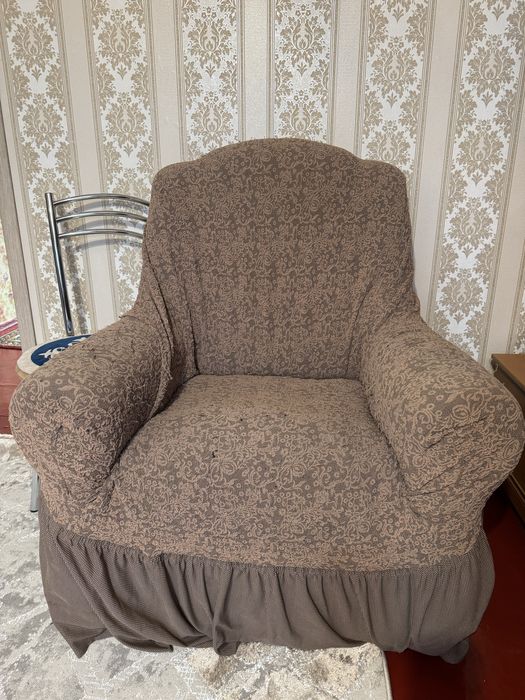 Отдам даром диван и два кресла