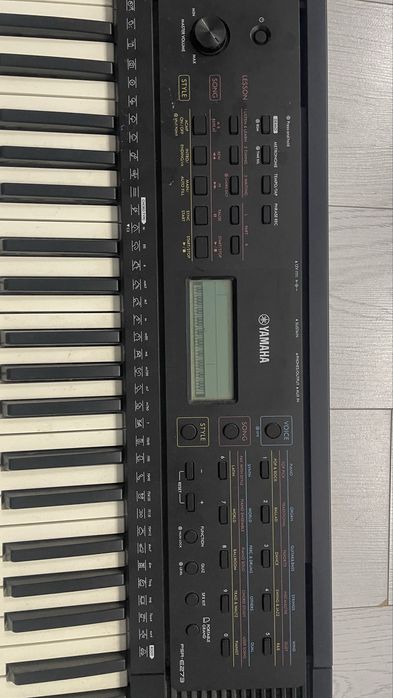 YAMAHA PSR-E273 синтезатор