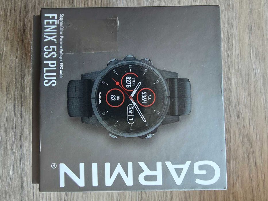 Продавам Garmin Fenix 5S Plus Sapphire Edition в добро състояние