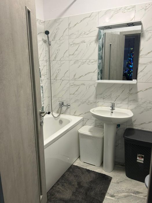 Ofer spre inchiriere ap 2 camere