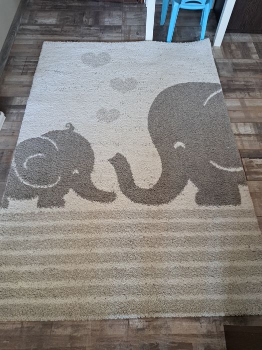 Детски килим слончета