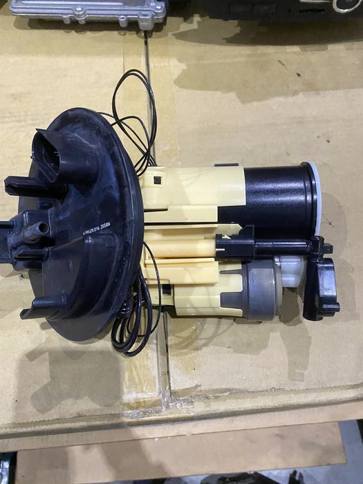 Pompa benzina Mercedes C class W205 A2054701394