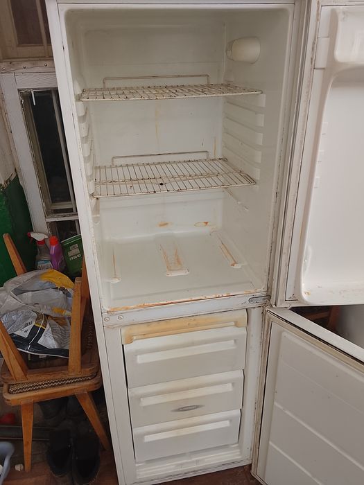 Хладилник с фризер