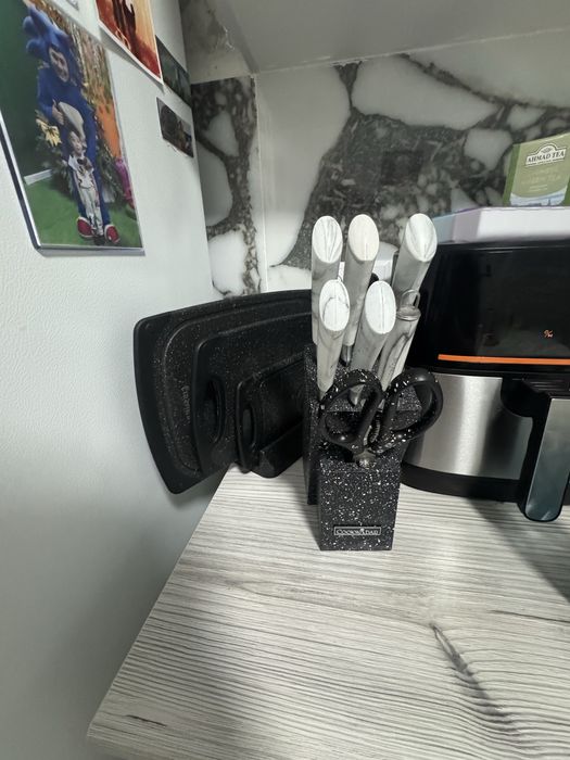 Продам набор досок и набор ножей