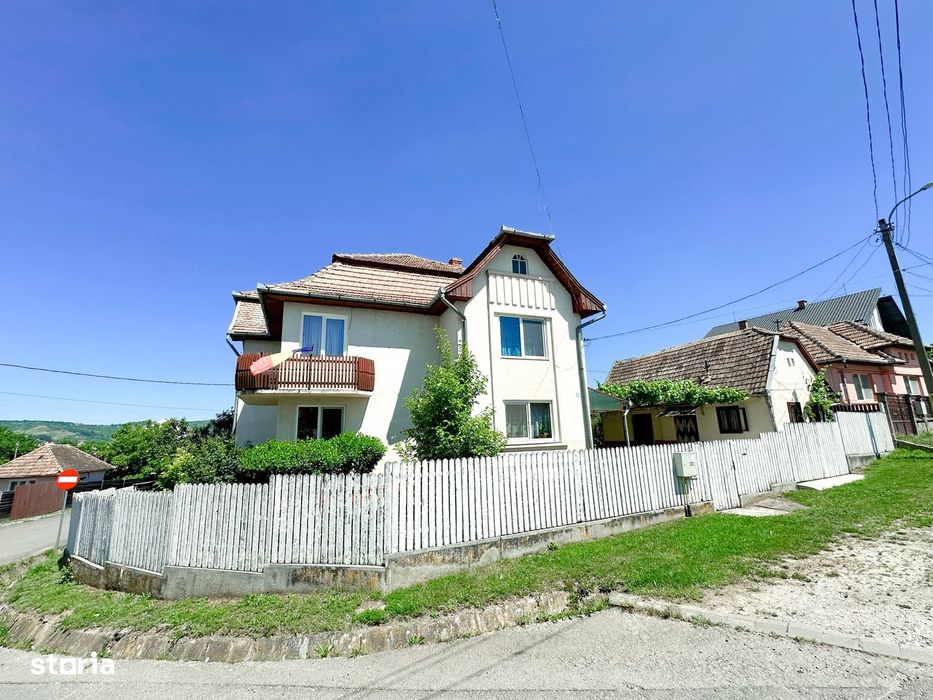 Casă spațioasă de vânzare – Strada Prefect Vasile Moldovan