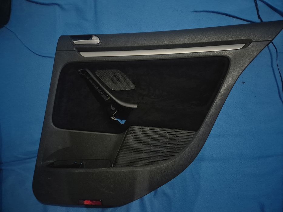 Retapitari auto , polish faruri , ambientale , stelute in plafon