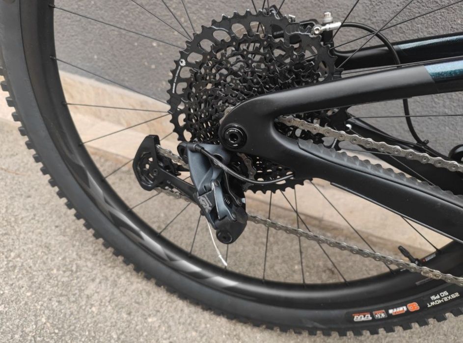 Нов Карбонов Велосипед 29" Giant 1х12 Sram Gx Fox Valve Live Bluetooth