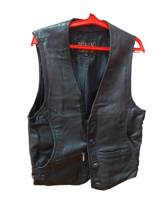 Коженый жилет мужской 50 размера