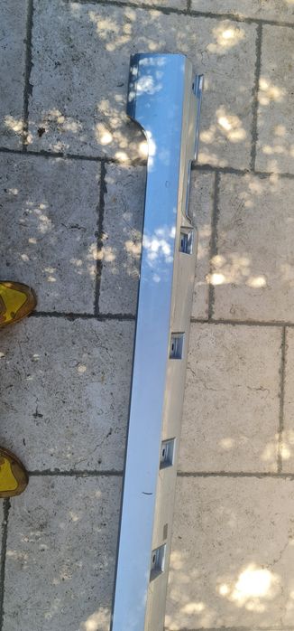 Prag stânga passat b8