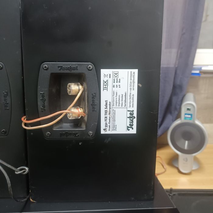 Boxe sateliți KEF și Teufel