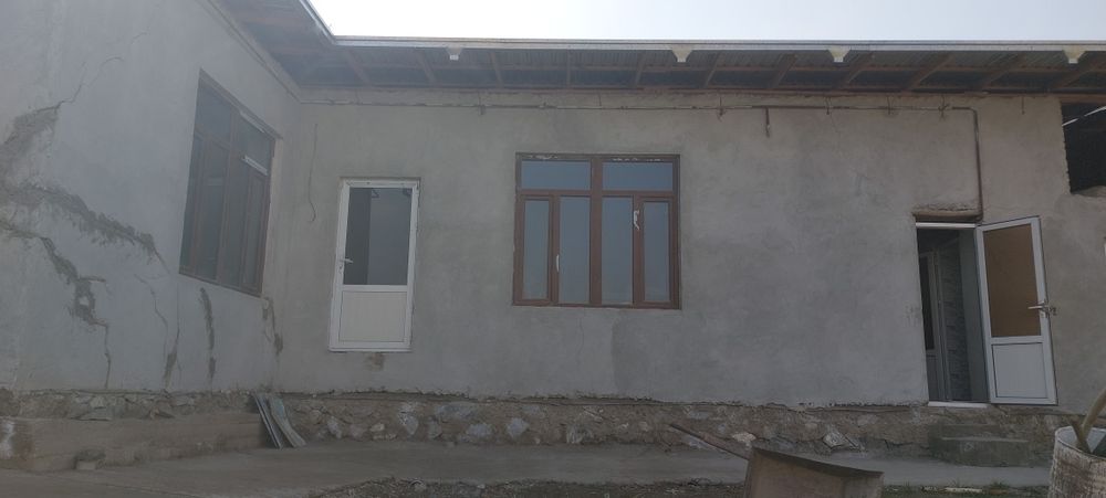 Новостройка канализация сув газ электричество.