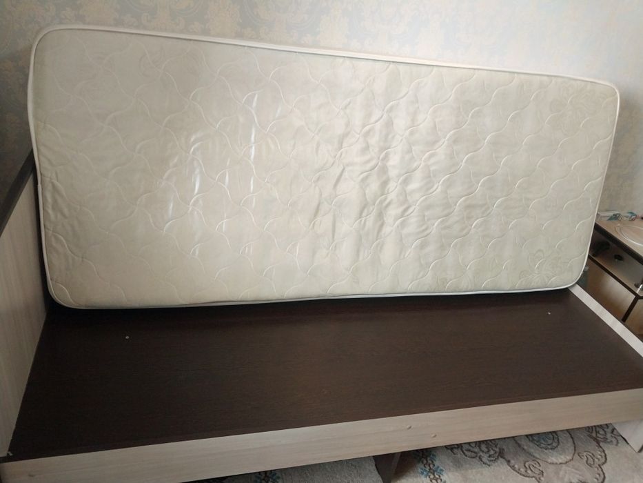 Продам кровать односпальная