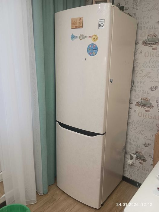 Холодильник LG  в хорошем состоянии