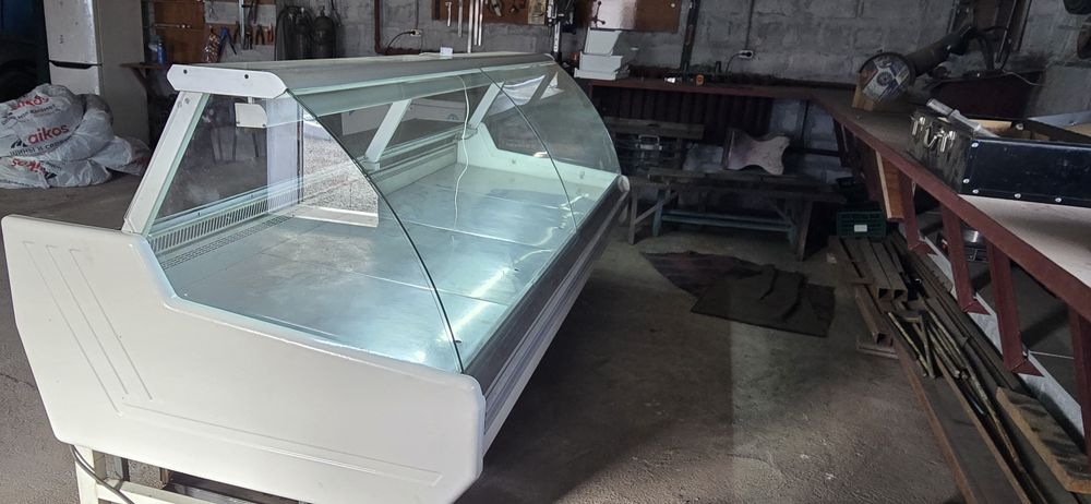 Витринный холодильник