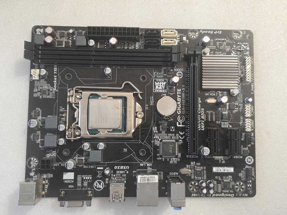 Placa de baza GIGABYTE GA-H81M-S1, LGA 1150 + Procesor G3240