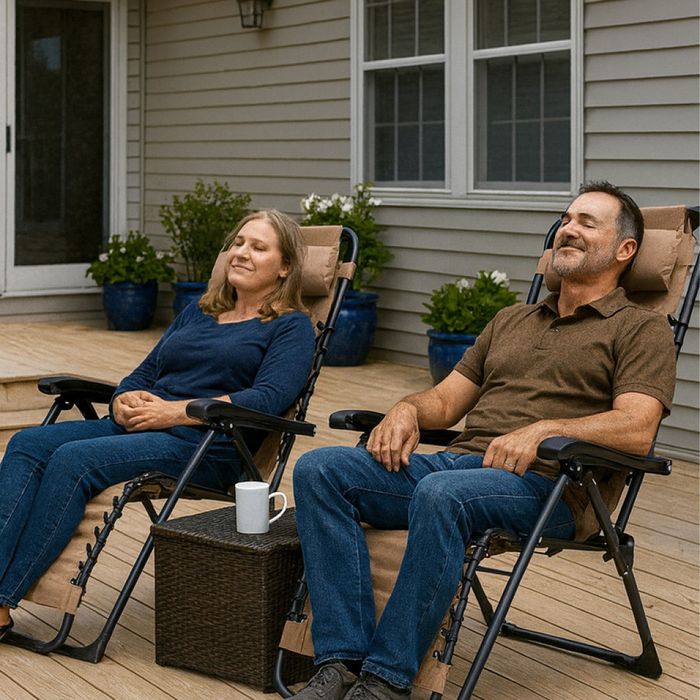 Сгъваем градински шезлонг с нулева гравитация и сенник – комфорт за пъ