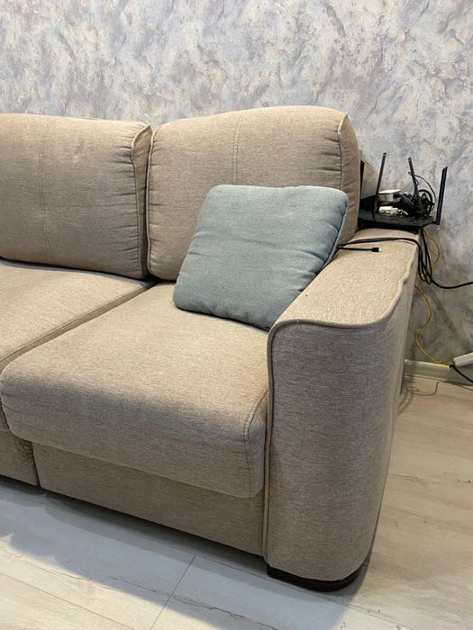 Продам диван 300х110 в хорошем состоянии