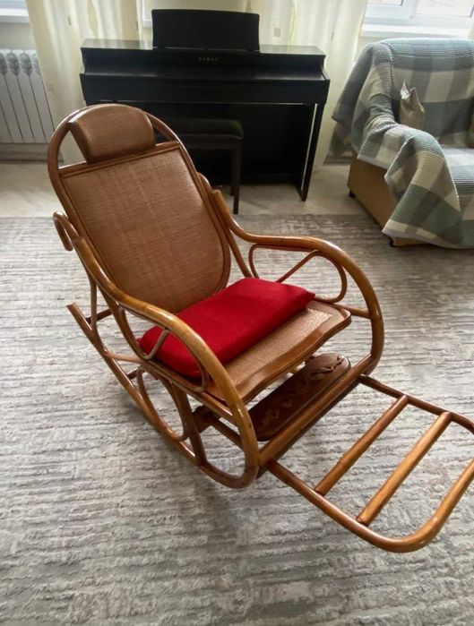 Кресло качалка из ротанга