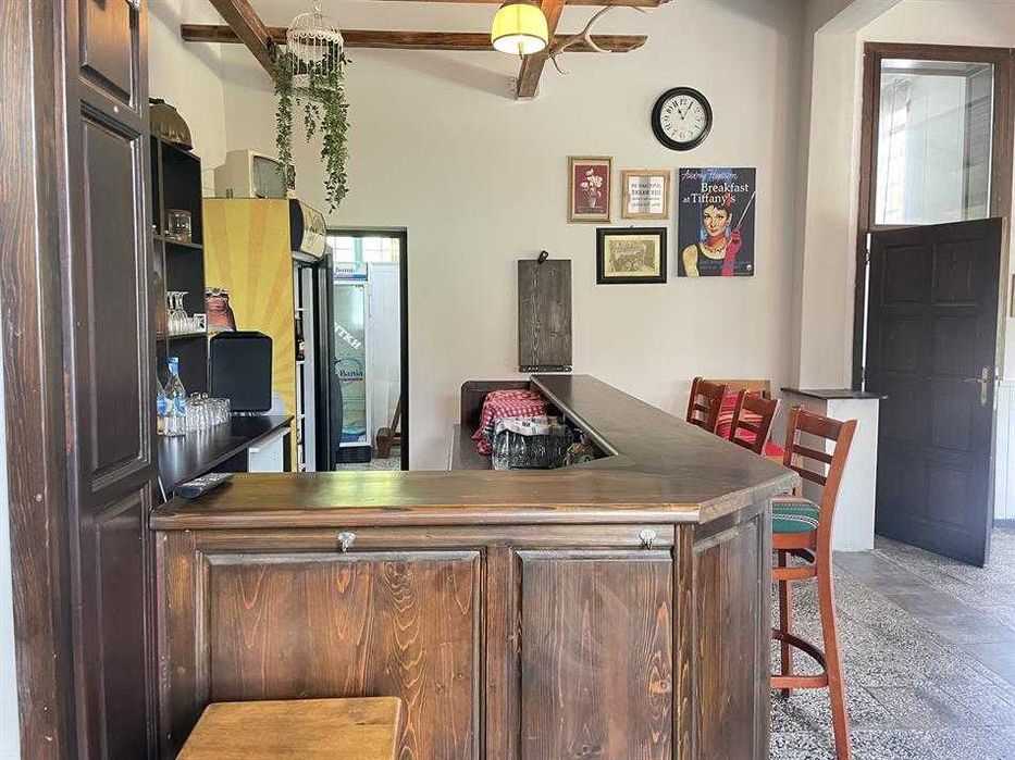 Продава се : Къща с разработен бизнес