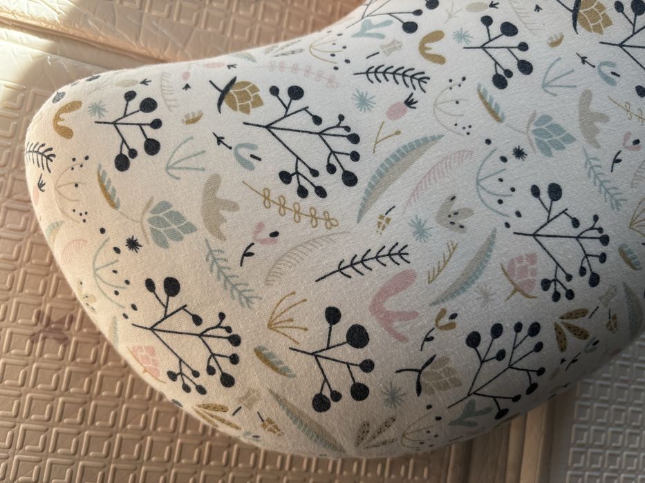 Възглавница за кърмене Jukki