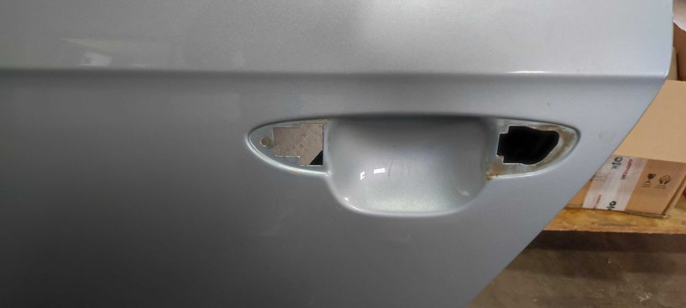 Usa spate stanga cu defect volkswagen vw passat b6 break culoare LB5M