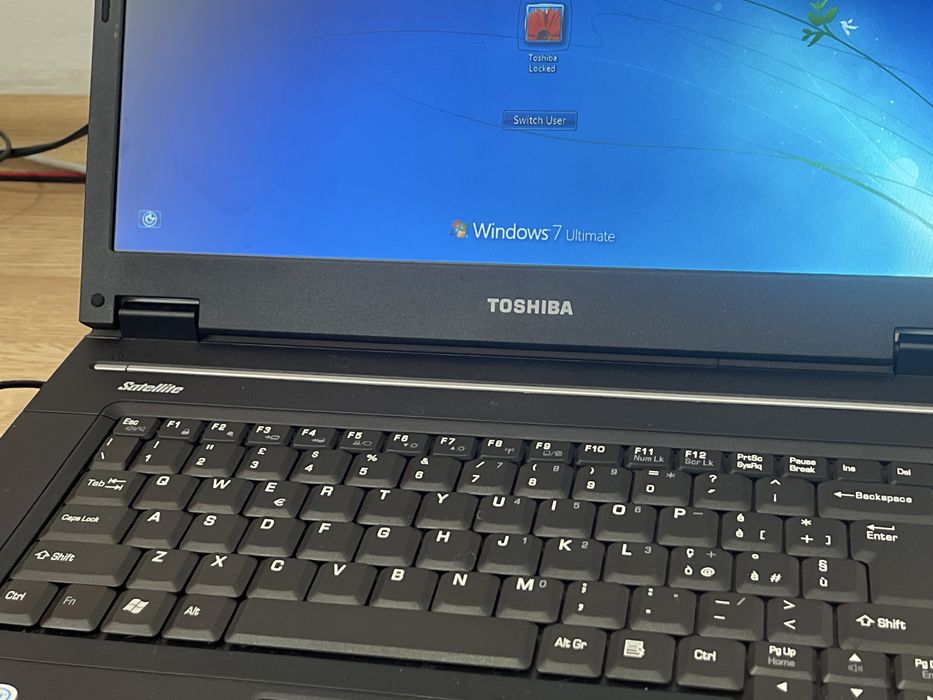 Laptop Toshiba L30 functional si in stare buna