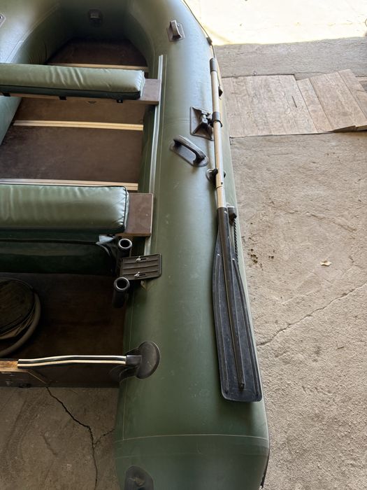 Продам лодку Инзер 3.50 пайол.