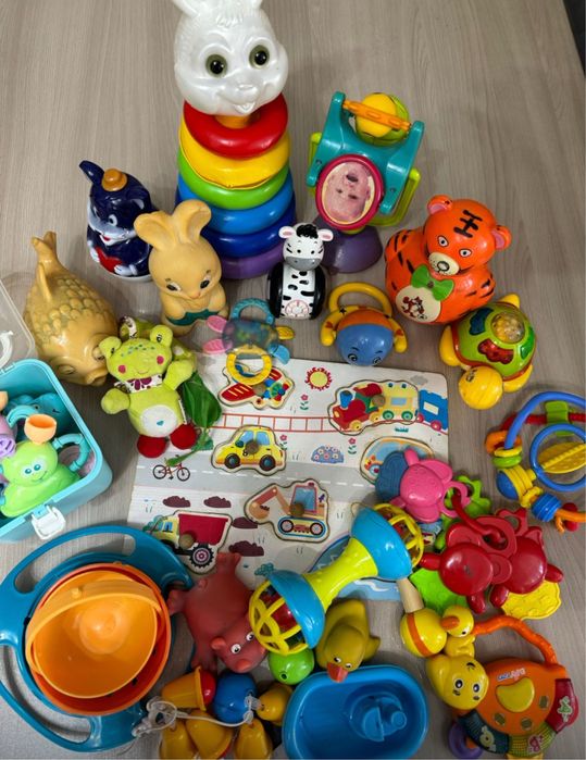 Отдам игрушки  кг яблок
