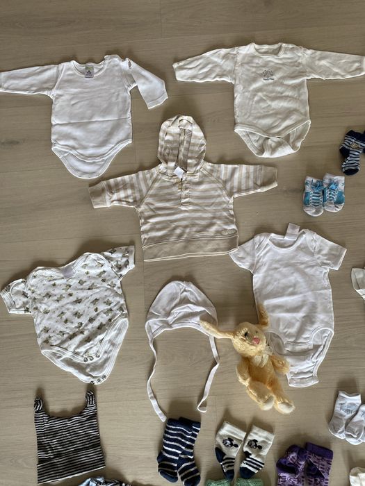 Vand lot haine baieti(1-2 luni) superbe.