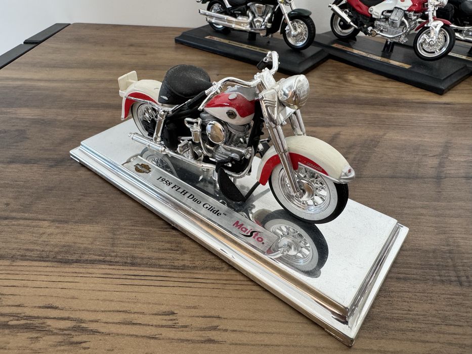 Макети мотори Maisto