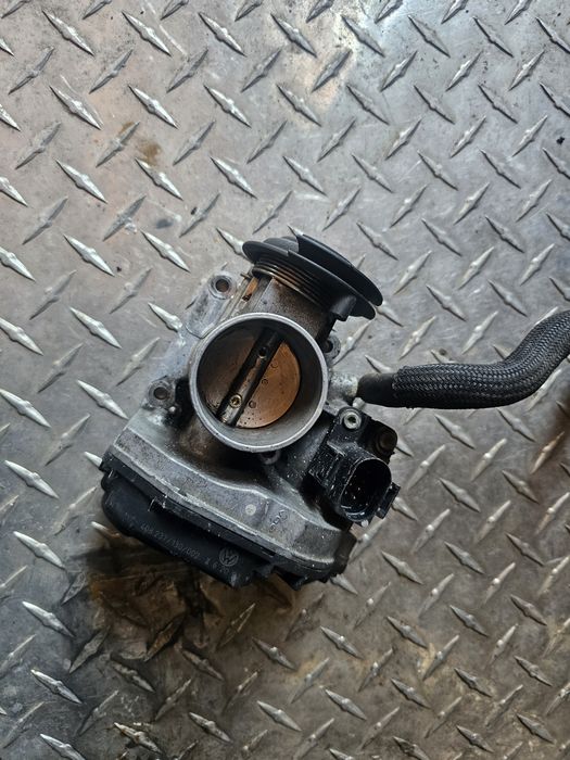 Clapeta acceleratie audi a4 b5 1.6b adp 408237