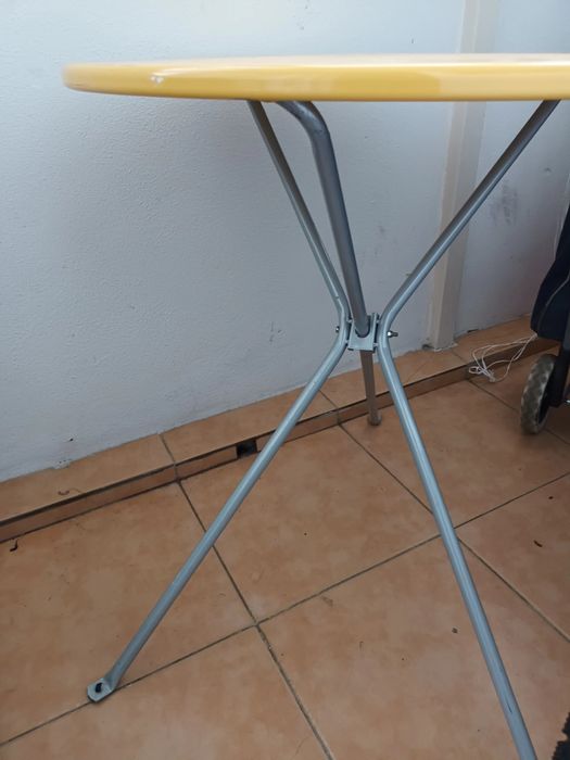 Masa pt terasa din fier