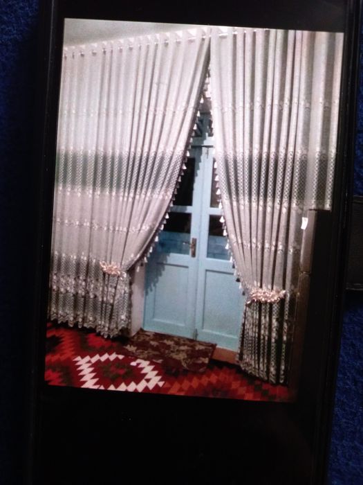 Bizda sotiladigan uy uchun pardalar bor